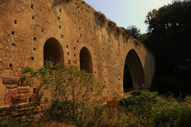 Crete  09 Venetian Aqueduct 565